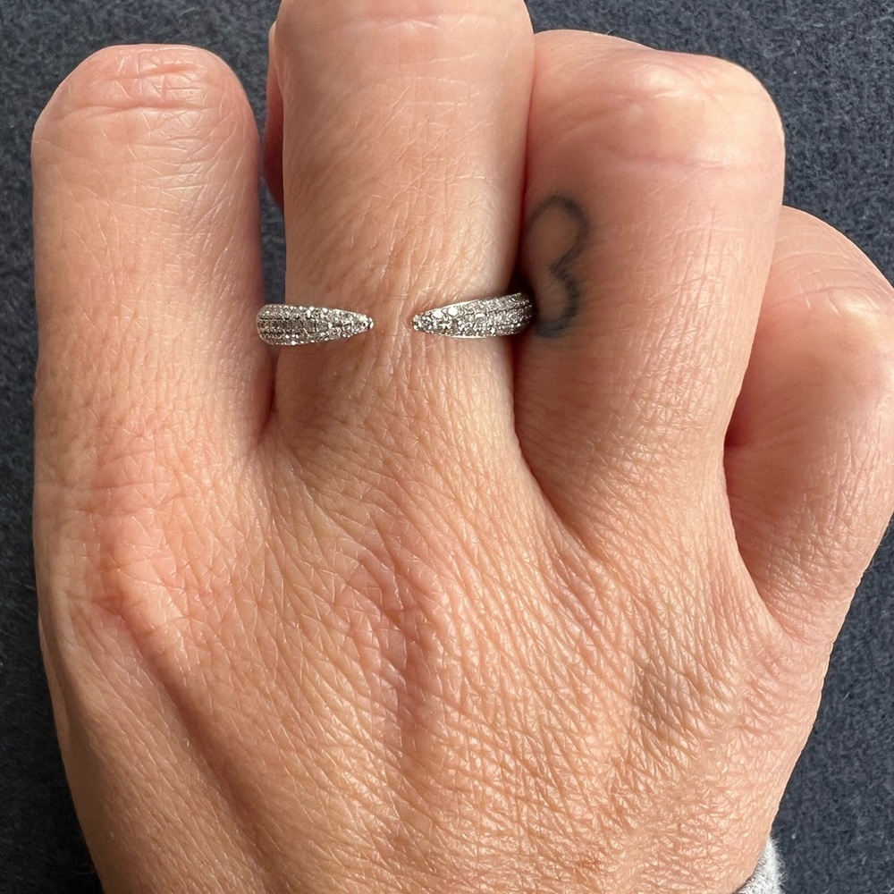 Ring Concierge 14K White Gold Triple Row Diamond Claw Ring Size 6